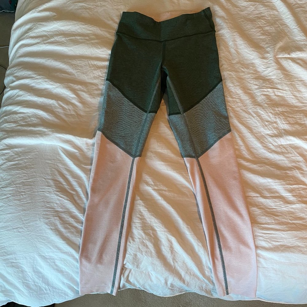 Like New Outdoor Voices Block Colored Workout Pants, Size XS!